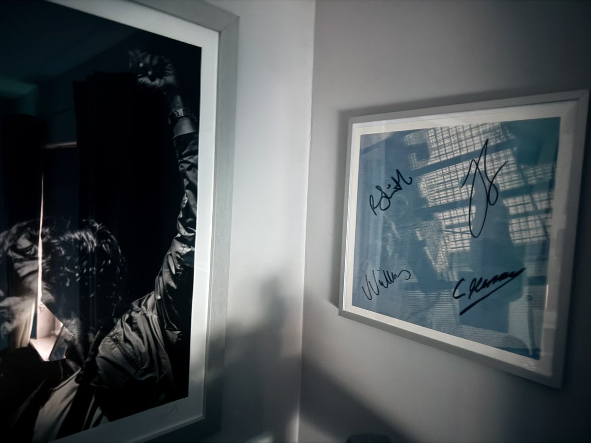 Had to patiently wait until today to pick up my <a href="/smellybdrmm/">bdrmm</a> lp. A band that keeps evolving and for me it’s an album to listen to as it gets dark outside 🙌🏻 thanks as always to <a href="/assai_glasgow/">Assai Records (Glasgow)</a> the signed print is already up 👍🏻