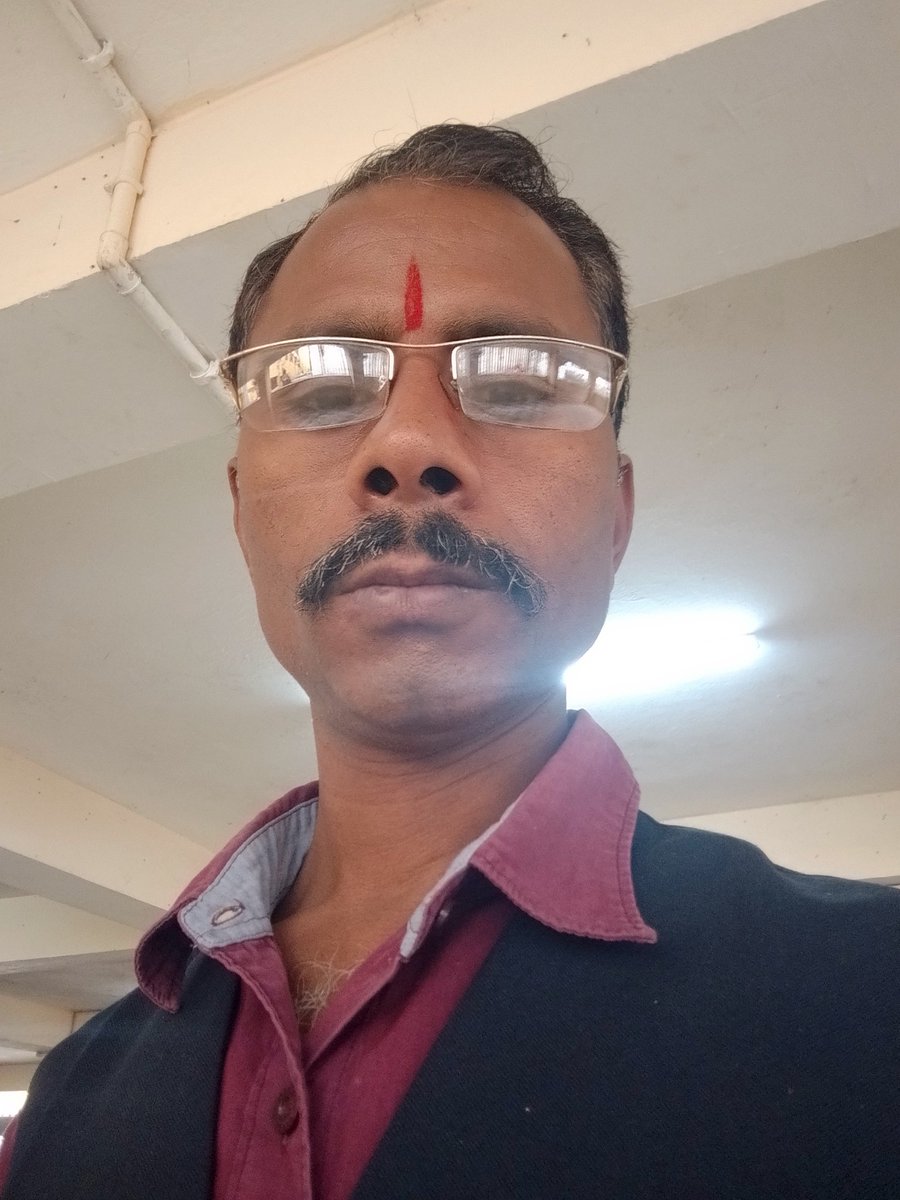 पैदा होने से लेकर मरने तक भले ही लाख रिश्ते बनते होंगे लेकिन पिता जैसी देखभाल करने वाला माँ जैसा प्यार करने वाला दोबारा नहीं मिलता ❤😍🙏🏻