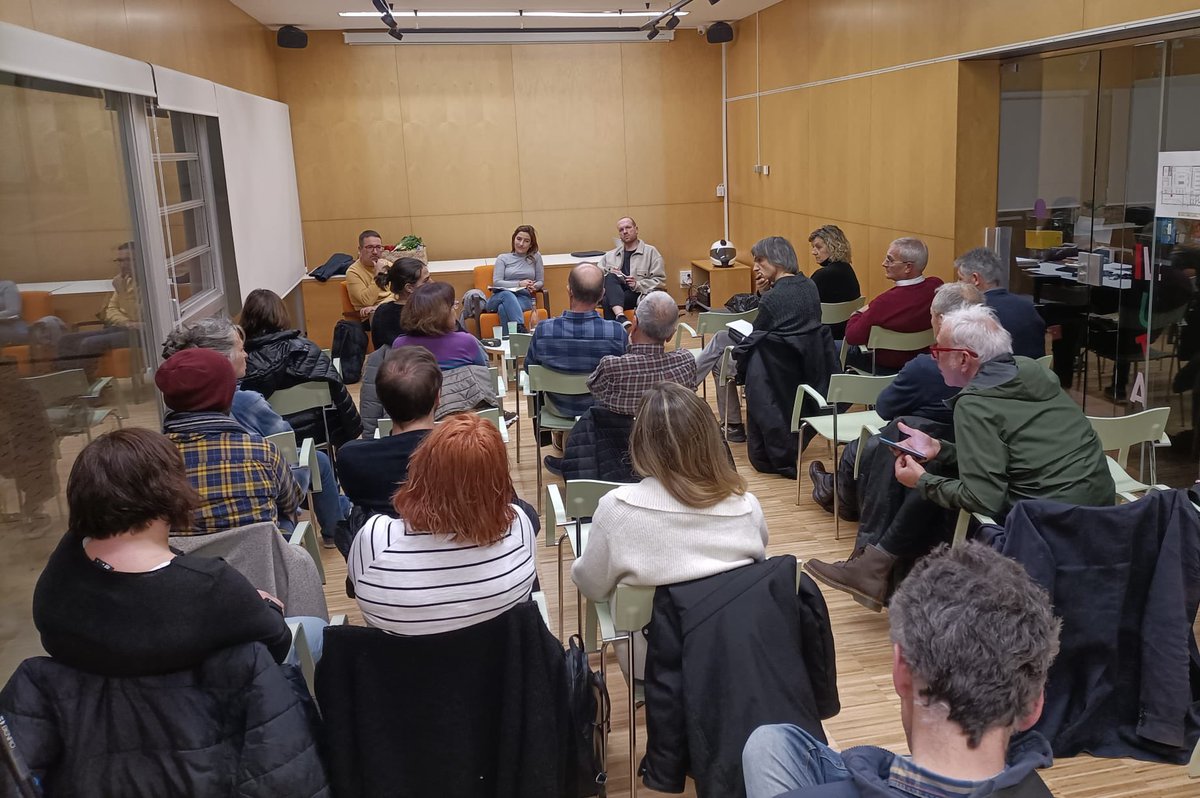 Amb una important assistència de públic, el  27 de febrer vam celebrar un Debat Obert molt necessari  sobre l’educació a  Santa Coloma de Cervelló, amb Aina Tabarini professora a la UAB;  l’Adrià Garcia regidor d’educació i en Josep Torrico professor a la facultat Pere Tarrés.