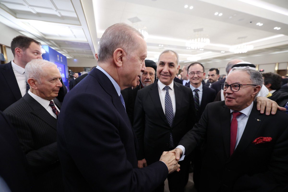 Eyyüp Kadir İnan (@eyupkadirinan) on Twitter photo 📍AK Parti Genel Merkezi
Cumhurbaşkanımız, Genel Başkanımız Sn. <a href="/RTErdogan/">Recep Tayyip Erdoğan</a> 16. Geleneksel Büyükelçiler İftarı Yemeği’nde; ülkelerini, kültürlerini, devletlerini Türkiye'de temsil eden büyükelçiler ile bir araya geldi.
Ramazan ayı vesilesiyle kurduğumuz kardeşlik sofrasının 📍AK Parti Genel Merkezi
Cumhurbaşkanımız, Genel Başkanımız Sn. <a href="/RTErdogan/">Recep Tayyip Erdoğan</a> 16. Geleneksel Büyükelçiler İftarı Yemeği’nde; ülkelerini, kültürlerini, devletlerini Türkiye'de temsil eden büyükelçiler ile bir araya geldi.
Ramazan ayı vesilesiyle kurduğumuz kardeşlik sofrasının