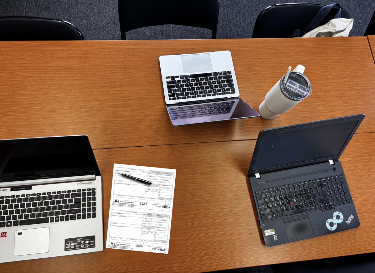 Last week Jen Krans and Breana Vanini sat with students one-on-one, guiding them through the process of filing their own taxes. 

Read more:
robynesnest.org/news/ls-taxes