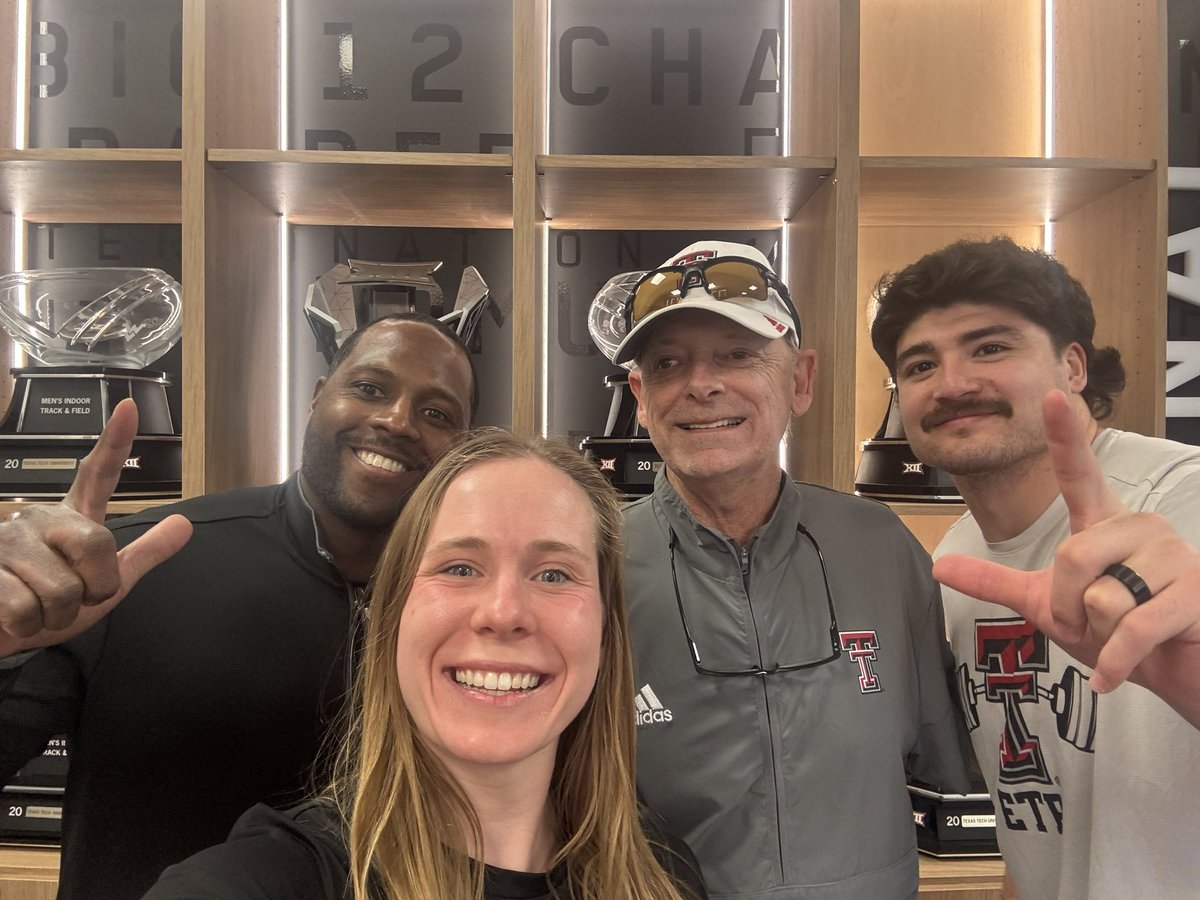 han_petersen's tweet photo. National Champions!!! Picture with the 🐐 @TexasTechFB @JoeyMcGuireTTU @Coach_Martin34 @_QuintinJordan #teamcompetitionweek https://t.co/hgG7zjPdSW