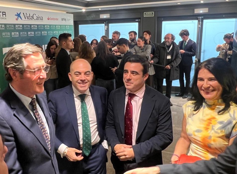 🙌🏽 La vicepresidenta de #CIEM y presidenta de #ATA en #Extremadura Candelaria Carrera es elegida vicepresidenta de <a href="/autonomosata/">Fed. Autónomos 𝗔𝗧𝗔</a> 

La voz de las autónomas y autónomos de #Extremadura, más fuerte en la organización 🙋‍♀️

¡Enhorabuena, <a href="/Candelaria_Carr/">Candelaria Carrera</a>!
¡Enhorabuena, compañera! 👏🏼