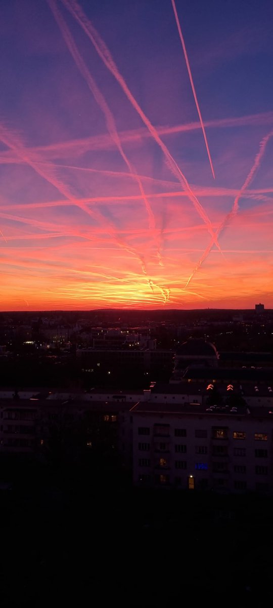 Guten Abend Ihr Lieben 
Berliner Abendhimmel