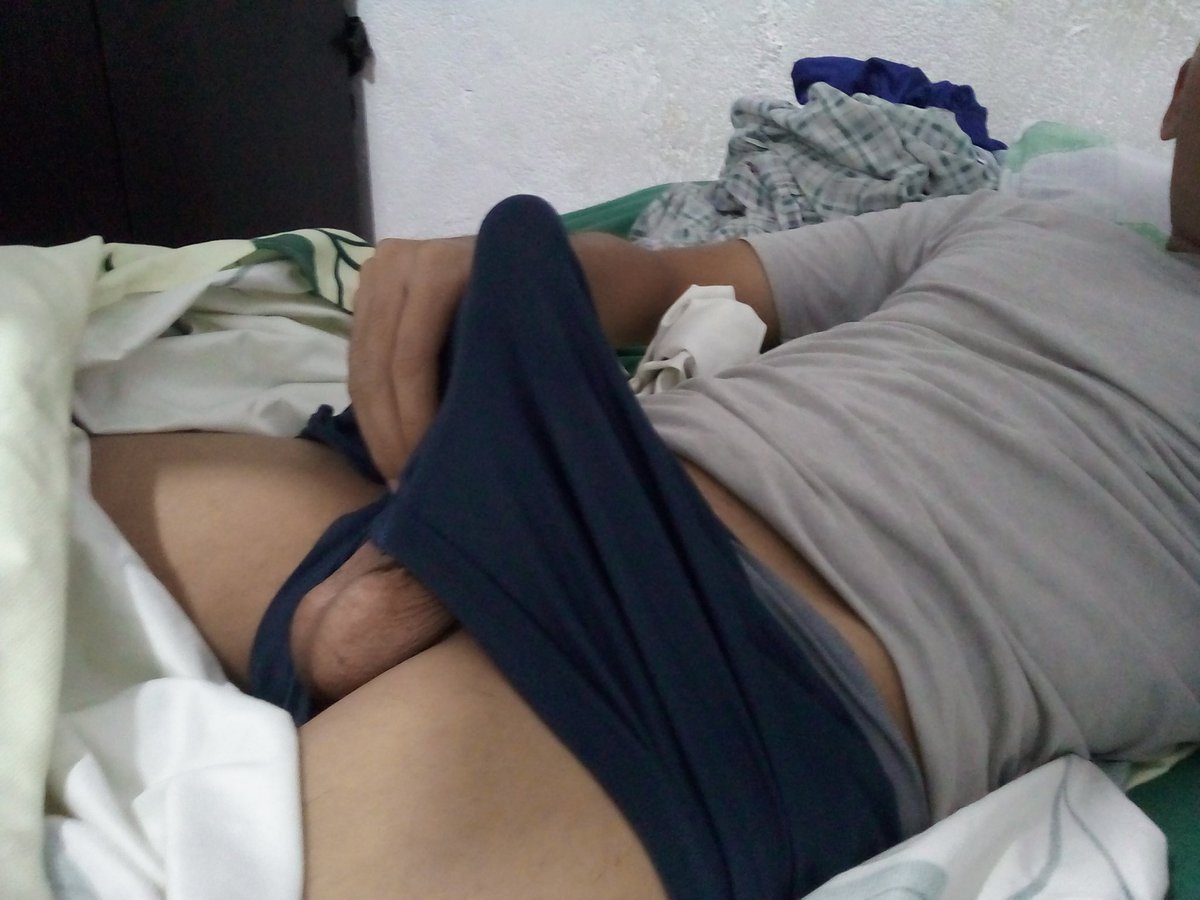 Anty3925's tweet photo. Ese día también me escribió un amigo que me calienta un buen 🤤. https://t.co/3eqvBua98y
