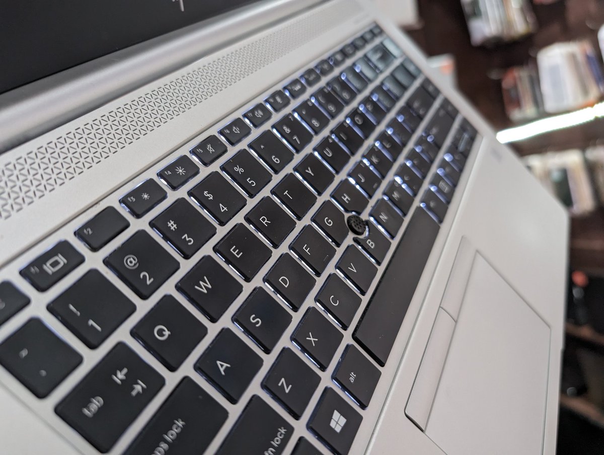 KwabsGroups's tweet image. || Gaming and Programming 💻|| 
|| HP Elitebook 745 G5 ||
|| AMD ®️ Rysen 5 Pro ™️||
|| 8gig Ram 256gig ssd ||
|| Speed 2.0 ~ 4.0 @8CPUs||
|| AMD Radeon Graphics 1gig Ded||
|| 14&quot;, Keyboard light, Fingerprint, Type c slots,Sd card slot, Fairly used🔋||
🏷️ 4,000
0240418185