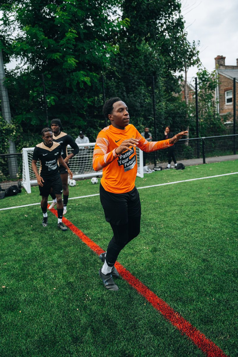 Name: Daniel Moronfolu 
Age: 17 
Location: SE London
Position: Goalkeeper 
Previous clubs: Orpington fc, Bermondsey fc, Croydon fc u23, Croydon athletic u18 training with first team 

Level looking for: step 7 and above