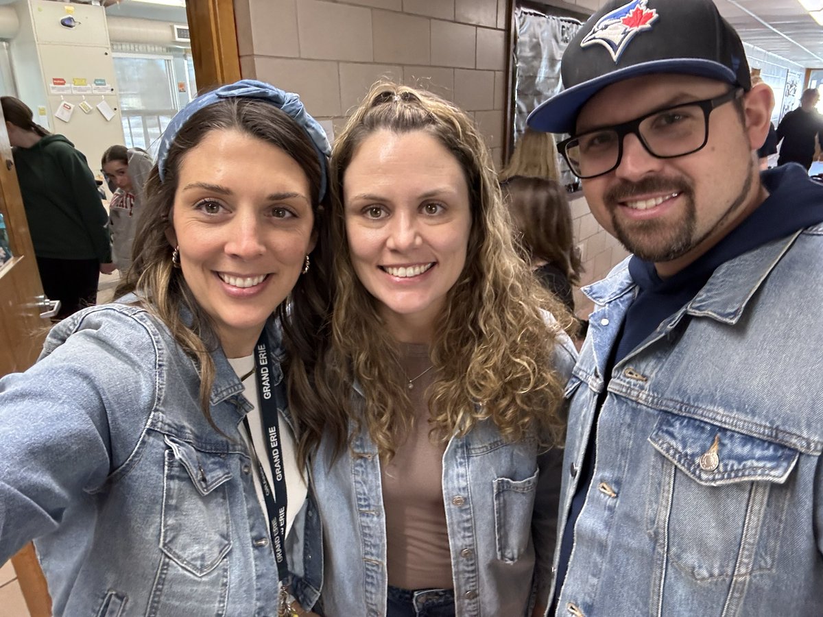 Undercover week with this crazy crew. Day 1 - denim on denim!  🩵 💙 
<a href="/GreenbrierScho1/">Greenbrier School Grand Erie DSB</a> <a href="/GEDSB/">Grand Erie District School Board</a>