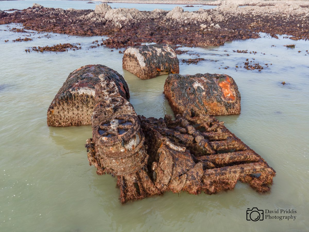 DavidPriddis's tweet photo. Diamant Ship Wreck at the Dog Nest 0.4m Low Tide

Diamant was wrecked on the Dogs Nest rocks outside St Helier harbour Jersey on 20 September 1942 carrying essential commodities for the civilian population. The ship was being used by the Kriegsmarine at the time.

#dronephoto https://t.co/U1jc7fSxGZ