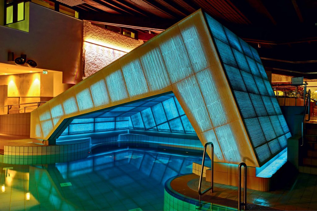 ChakibMir's tweet image. Le béton translucide, une innovation lumineuse dans le génie civil 💡🏗️#ArchitectureModerne #Urbanisme