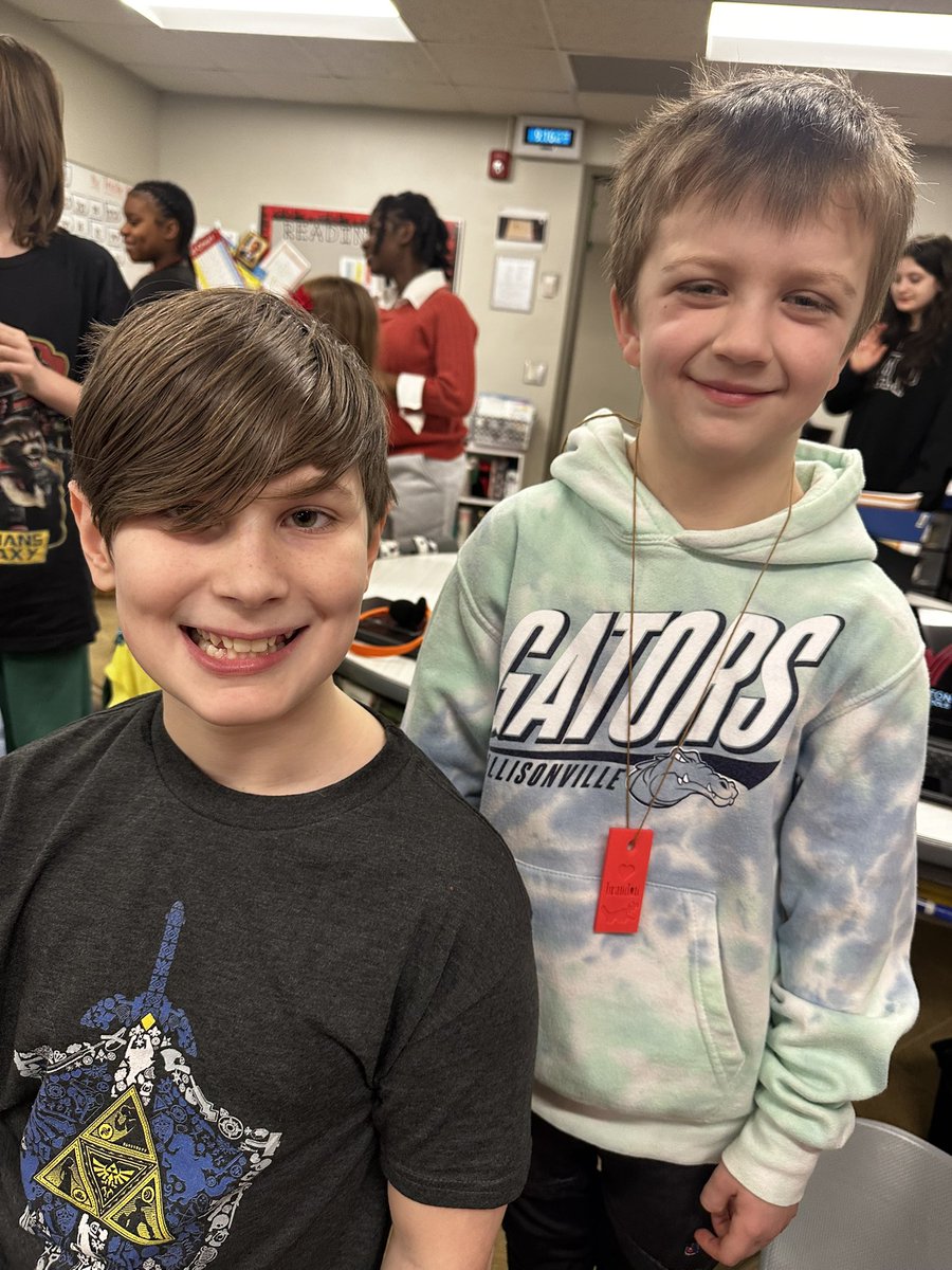 sauslander's tweet image. Here’s a fun idea! My 5th graders designed 3d printed Valentine’s Day gifts for their 1st grade book buddies. @tinkercad @AllisonvilleES @msdwt