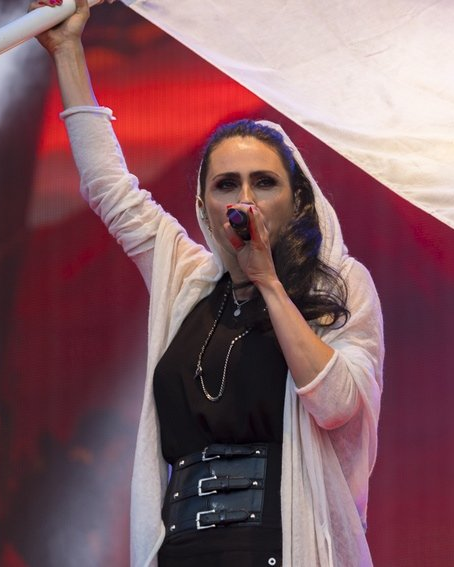 Sharon den Adel Brasil tweet media