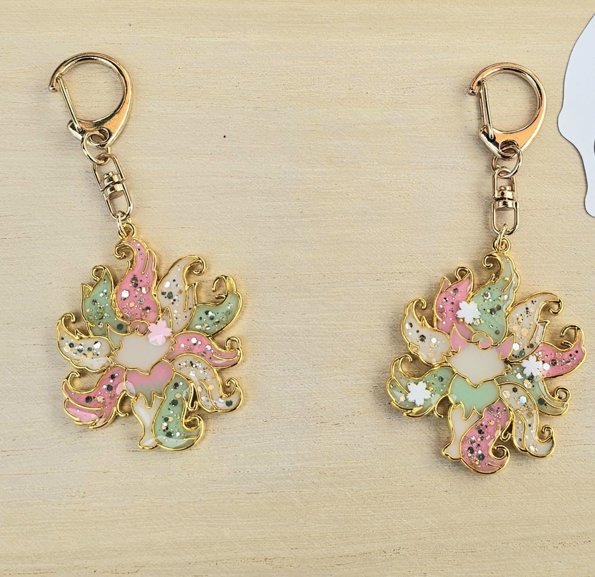 春色九尾ちゃん！
3色団子カラー✨

この色合い本当好き🤤
#ハンドメイド
#レジン