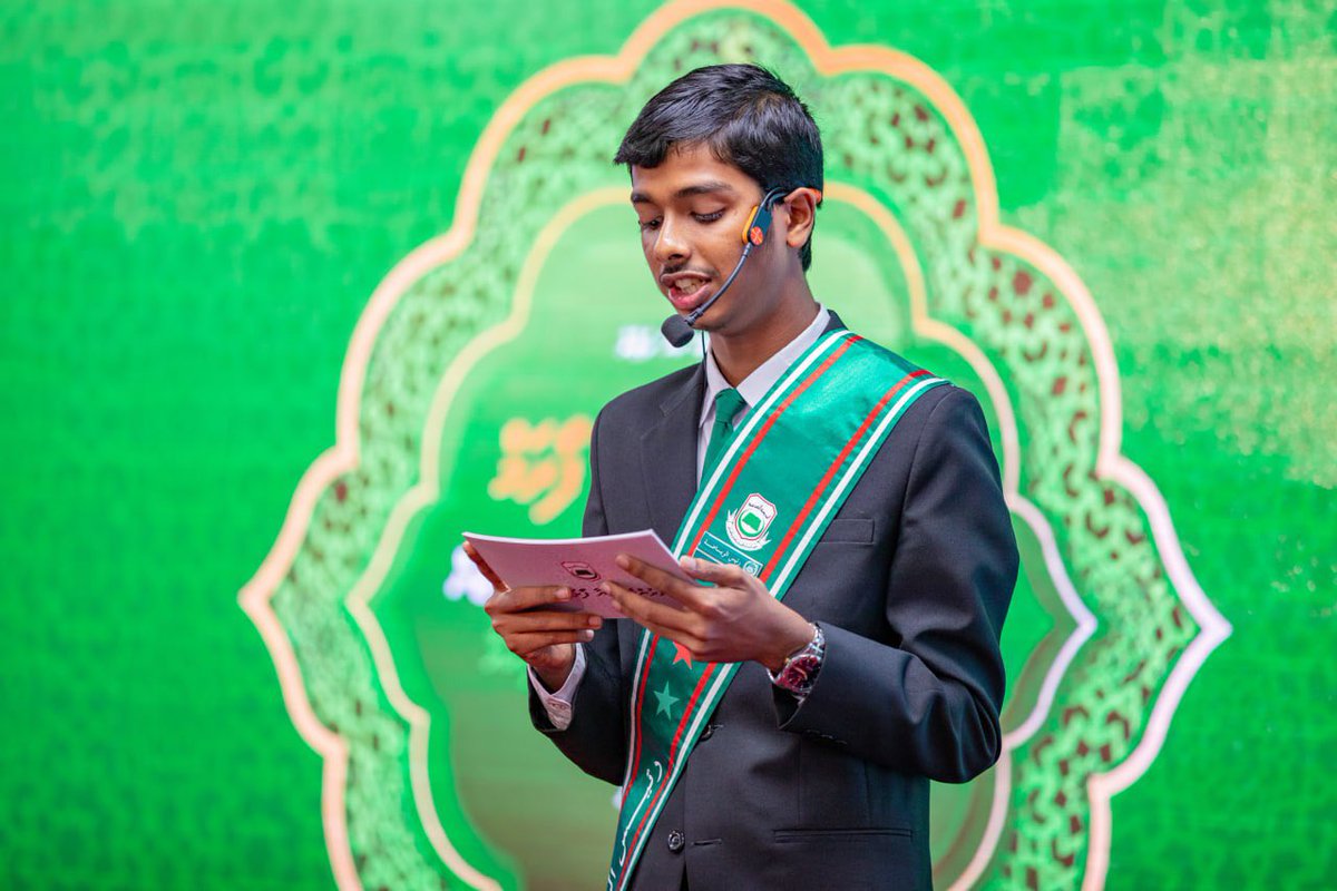 ދަރިވަރުންގެ އިޙްޔާ ފޯރަމް 1446
އަލްމަދްރަސަތުލް ޢަރަބިއްޔަތުލް އިސްލާމިއްޔާ
މައުޟޫޢު: އިސްލާމީ އުންމަތުގެ އެއްބައިވަންތަކަން ދެމެހެއްޓުން

#RoadhaigeRoohu
#Ramadan1446