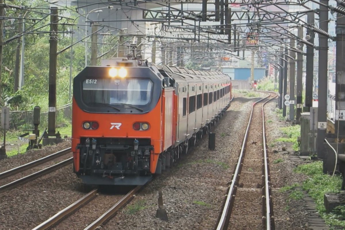 【新.PP】
20250302
114
E512+12PP+E5XX
#台鐵 #台灣鐵道
#鐵道風景 #鐵路
#鐵道車輛
#撮り鉄 #鉄道ファン
#TR #taiwan
#railway #photo
#推拉式自強號
#E500
#汐科車站
#縱貫線北段