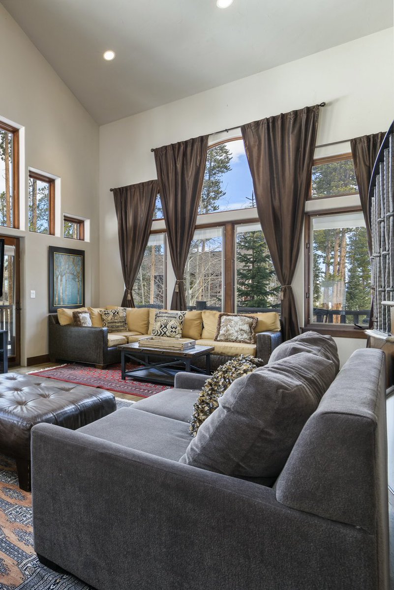 InvitedHome's tweet image. 4 Luxury Cabins for a Last-Minute Ski Trip to Breckenridge 🎿⛷️

1. Sunset Escape 
2. Antler’s Ridge Lodge
3. Ski Hill Sanctuary
4. Aspenglow Chalet Above Downtown
