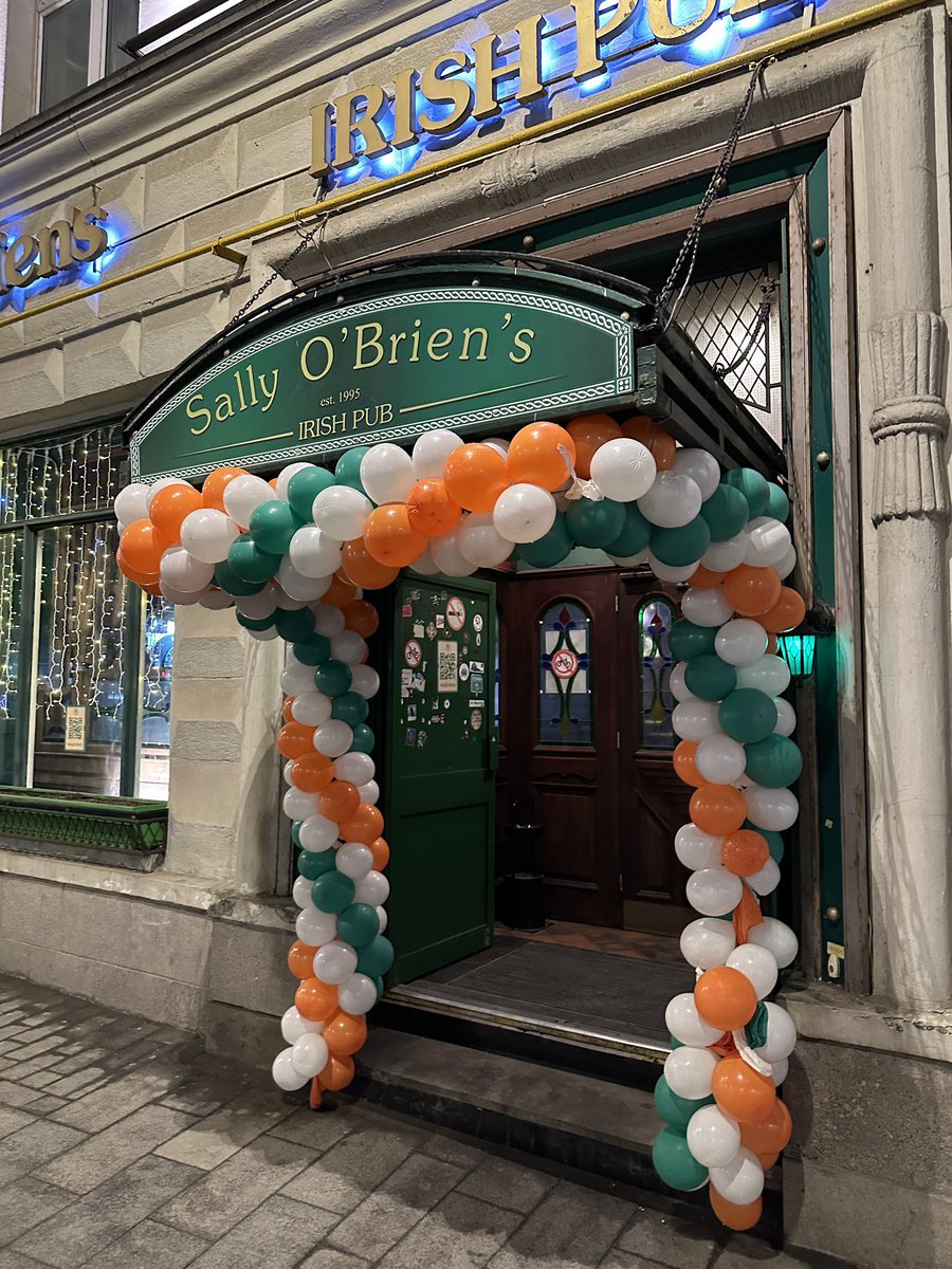 Sally O'Briens сегодня 30 лет. Я еще и 20-ти летие тут застал :)