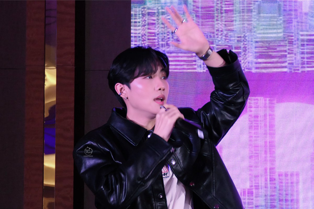eudaemonia0330's tweet photo. 250301  #YinWarKingCardFMinSG 

#Marksiwat 
#มาร์คศิวัช
#MSIWAT @Siwat666666 https://t.co/2iPTaEITMz