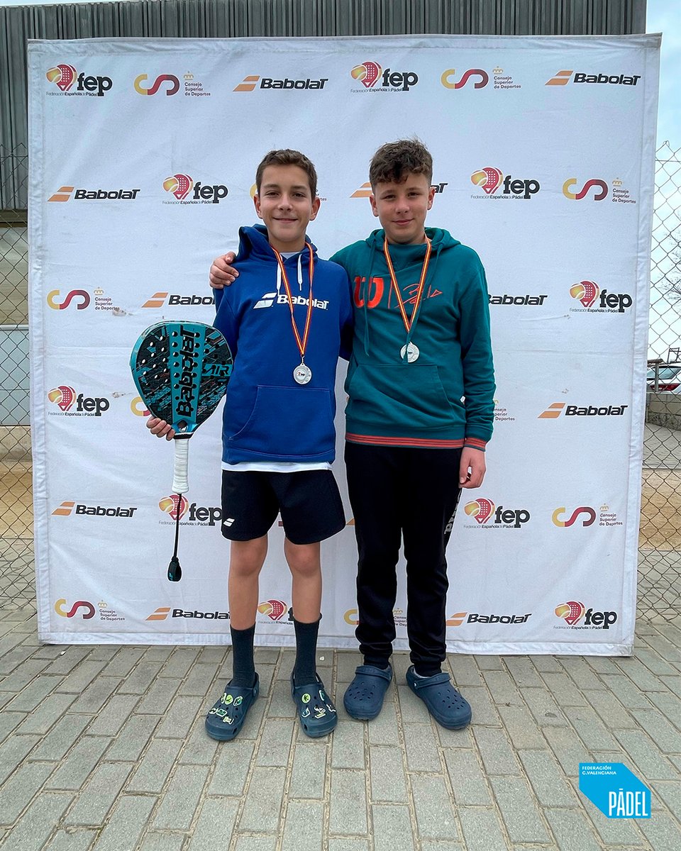 PadelCV's tweet photo. Nuestros campeones en Barcelona (Tyc Premium 1) 💪👇

Kilian Martínez campeón Benjamín. 
Joel Sánchez y Lucas Mateu campeones contra Cristian Blanco en alevín. 
Naira Martí subcampeona en infantil.
Mario Brocal campeón en infantil.
Mar Munera y Leyre Montañez campeonas cadete. https://t.co/6eTY54la8p