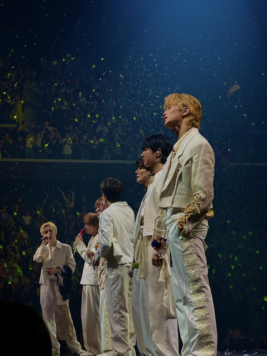 𝒞𝒽𝓁ℴℯ́ my crew UNIQUE🌟 tweet media