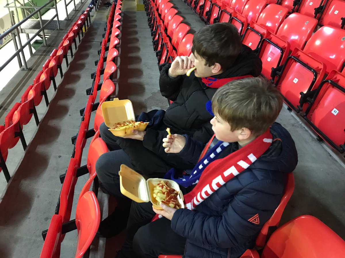 drfc_sam's tweet image. Happy 50th Birthday to my Dad. Many memories made together over the years, wouldn’t change it for the world. Here’s to 50 more 🍻