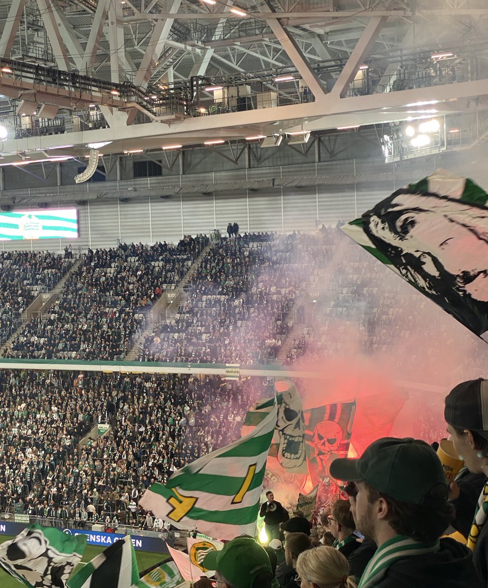 Förslag på hur du startar veckan på bästa sätt: måndag på Nya Söderstadion, tisdag på Zinkensdamms IP.

Semifinal 2, Hammarby Bandy 🆚 Edsbyns IF, tisdag kl 19.

Biljetter: nortic.se/ticket/show/24…

ALLA till Zinken – ses i morgon!

#Bajen #svbandy #zinken #bajenforever