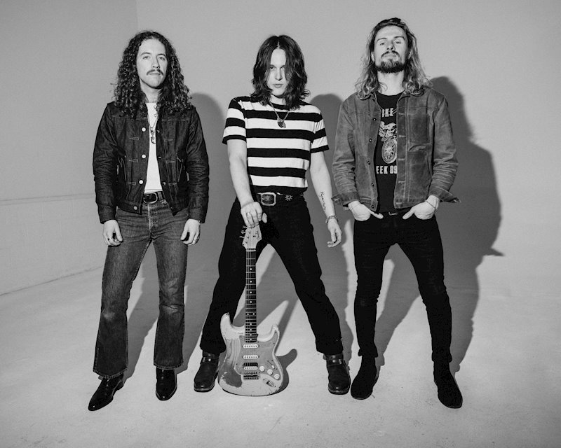 Listen With Monger (@listenwivmonger) on Twitter photo Good, no nonsense rock'n'roll from <a href="/TBSHAKEDOWN/">TBSD</a> on new single 'Bloodshot Baby' out now via <a href="/CentralpressPR/">Central Press</a> and <a href="/RattleShakeRecs/">Rattle Shake Records</a> : listenwithmonger.blogspot.com/2025/03/tyler-β¦ Good, no nonsense rock'n'roll from <a href="/TBSHAKEDOWN/">TBSD</a> on new single 'Bloodshot Baby' out now via <a href="/CentralpressPR/">Central Press</a> and <a href="/RattleShakeRecs/">Rattle Shake Records</a> : listenwithmonger.blogspot.com/2025/03/tyler-β¦