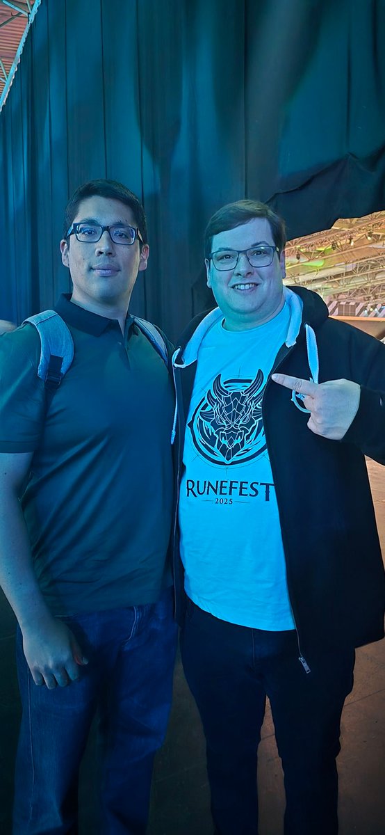 Shame you can only fit 4 pictures in one post, but if all Runefest events are like this, sign me up.
1. <a href="/FalcoAJ_OSRS/">FalcoAJ_OSRS</a>, fellow nominee
2. <a href="/JagexAsh/">Mod Ash</a> God Ash
3. <a href="/Alec_Sween/">Alec Sween</a> Mod SWOLE (Thanks for calling me a unit)
4. <a href="/JagexKieren/">Mod Kieren</a> who talled for a bit despite being drained