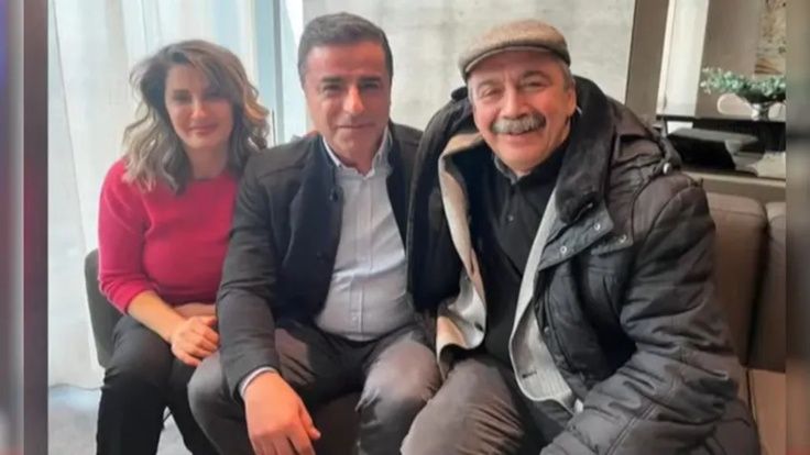 Selahattin Demirtaş’ın son fotoğrafı paylaşıldı

gazetedavul.com/gundem/selahat…