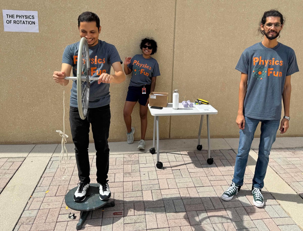Our PHYSICS FUN public outreach event was a GRAND SUCCESS!!
&gt;300 kids and adults enjoyed interacting with physics tables, toys and shows!! Here are some photos 😀 🔫 🪀 🚀 🔭 💡 🪞 

We thank all visitors and our department faculty, staff, and graduate student volunteers!!
