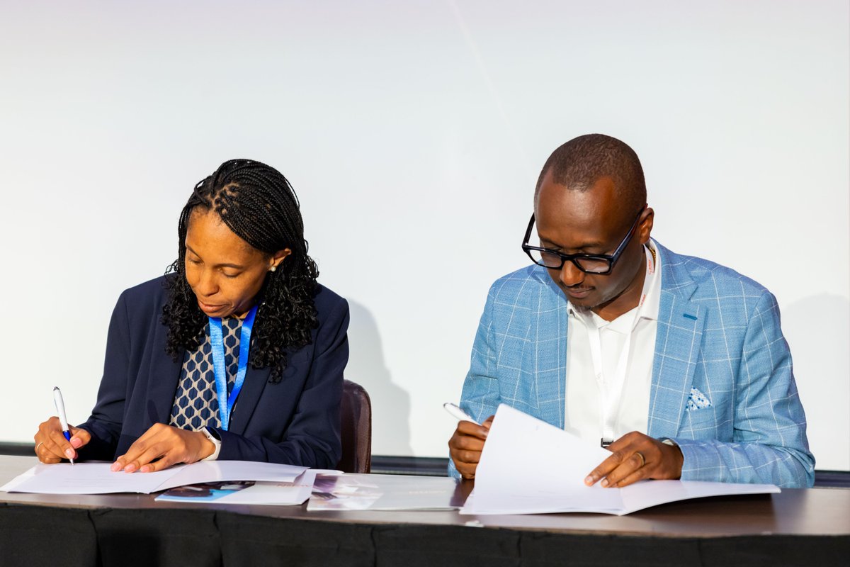 RBCRwanda's tweet image. On the margins of the Africa Health Agenda International Conference (#AHAIC2025), which kicked off in Kigali, the #RBC signed a memorandum of understanding with the #AfricaClinical Research Network (#ACRN), an African-led and African-driven clinical research organization