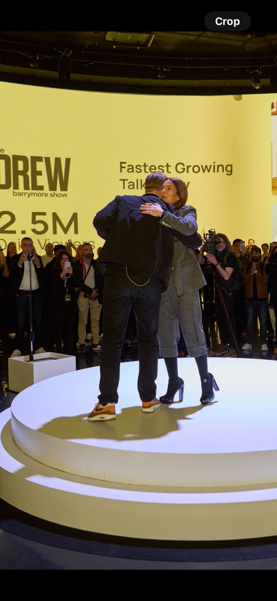 larssilberbauer's tweet image. Proud to announce our collaboration with Drew Barrymore to rethink how mobile devices impact our well-being. Tech should empower, not overwhelm!
Plus, we just launched two FC Barcelona phones, built for real-life goals, not screen time. The best is yet to come! #MWC #HealthyTech