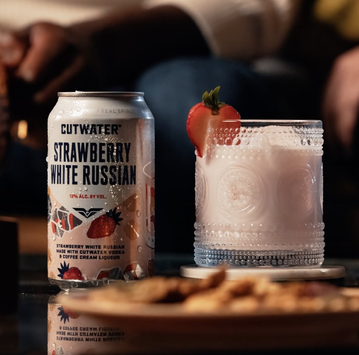 A sweet twist on a classic! Cutwater Strawberry White Russian made with vodka, coffee cream liqueur, and strawberry flavor is your new favorite cocktail. 🍓
#rochestermn #semn #rochmn #schottdistributing #drinkresponsibly #medcity #cutwater #cutwaterstrawberrywhiterussian