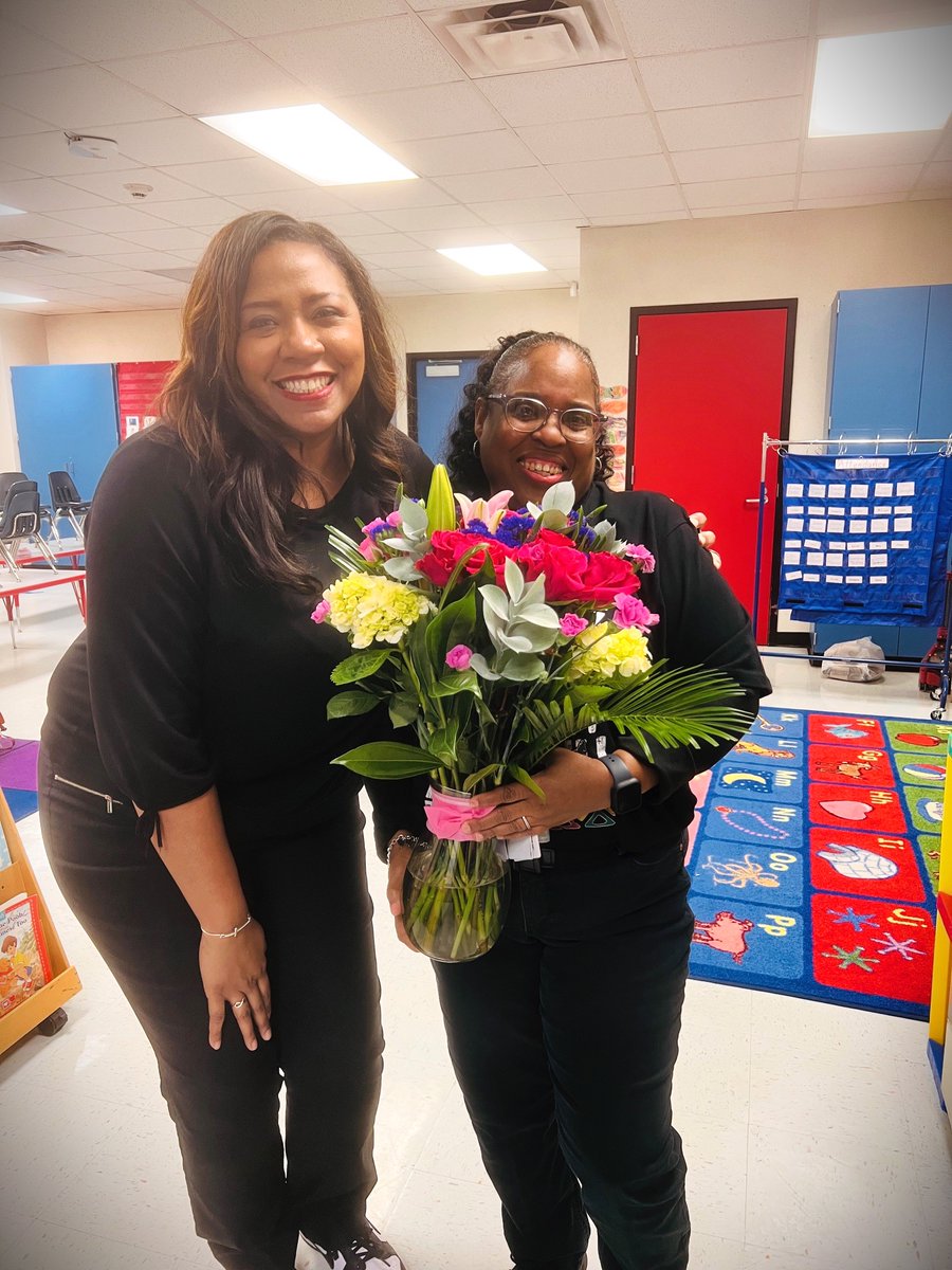 Reece Academy AISD✨ (@reeceacademy) on Twitter photo ✨💝Congratulations to our Paraprofessional of the Year, Linda McCray! Our paras are invaluable part of our Reece family - they bring a wealth of experience and love of children to the table.
🙌Cheers Ms. McCray <a href="/AldineISD/">Aldine ISD</a> <a href="/Primary_AISD/">Aldine ISD Early Learning</a> <a href="/NatalieAndrus11/">Natalie Andrus</a> ✨💝Congratulations to our Paraprofessional of the Year, Linda McCray! Our paras are invaluable part of our Reece family - they bring a wealth of experience and love of children to the table.
🙌Cheers Ms. McCray <a href="/AldineISD/">Aldine ISD</a> <a href="/Primary_AISD/">Aldine ISD Early Learning</a> <a href="/NatalieAndrus11/">Natalie Andrus</a>