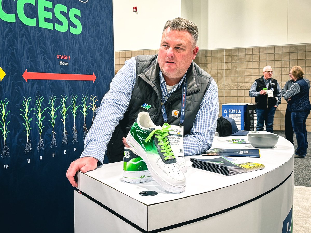 bw_fusion's tweet image. Day ✌️ at #CommodityClassic is 🔥! Catch Greg McClure breaking down our game-changing #planterbox treatment at 4PM—then stick around for happy hour. Booth 4356. Don’t miss it! 🍻 #Classic25 #agronomy