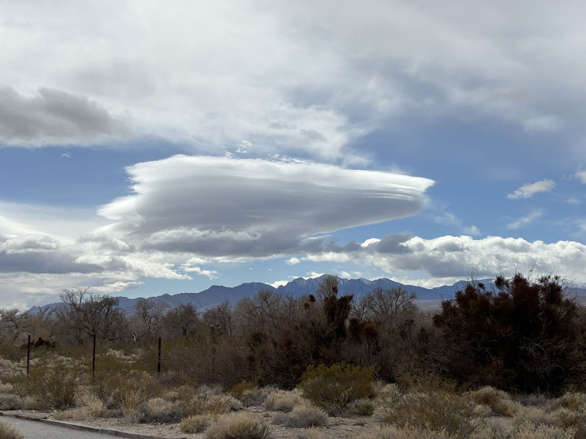 jacktenclubs's tweet image. Three layer UFO cloud over sheep range ☁️ @just1nbruce @LasVegasLocally