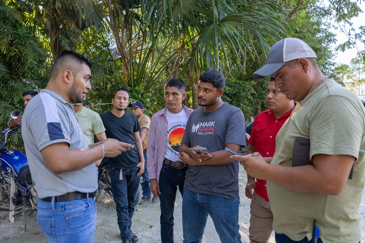 UEGuatemala's tweet photo. 🌳Las capacitaciones se realizan en el Parque Nacional Yaxhá- Nakum - Naranjo, a personal de la Dirección Regional y Subdirecciones Subregionales de #CONAP, asimismo, a personal del #IDAEH y Fundación #DefensoresDeLaNaturaleza por ser coadministradores de áreas protegidas.
3/3 https://t.co/nnIrYdlIok