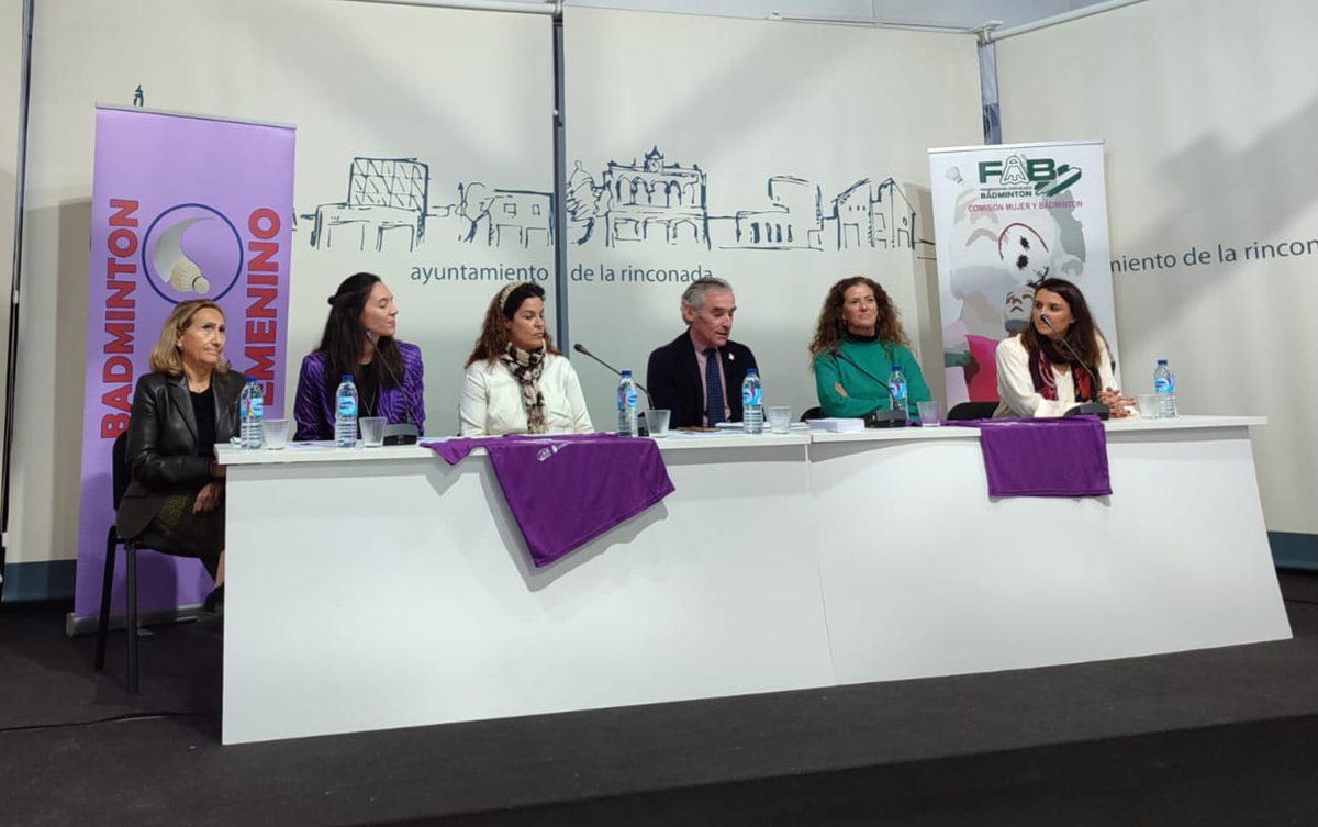 DeporteAND's tweet image. #LaRinconada ha acogido una interesante mesa redonda en la que se ha debatido sobre el estado actual del #deporte femenino en #Sevilla y #Andalucía 👏👏👏

#AndalucíaElLugarDelDeporte