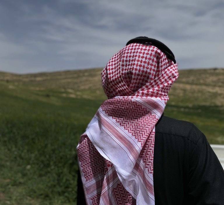 لا يهمك عند شفك لو خسرت أموالك 
الخساير عند شف الادمي   ما تحسب 

كل شيٍ تخسره من شان راحة بالك
لاتعده  ف الخساير  والله انه مكسب