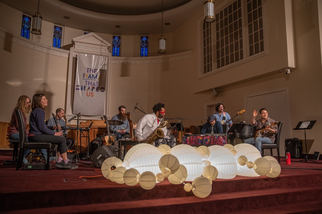 truefalse's tweet image. SATURDAY PHOTO RECAP⏪️

Reminiscing on a day full of incredible films like How to Build a Library, musical talent at our Sanctuary, Berlin, and Rose showcases, and camp True/False activities.

What was your favorite part of the weekend?