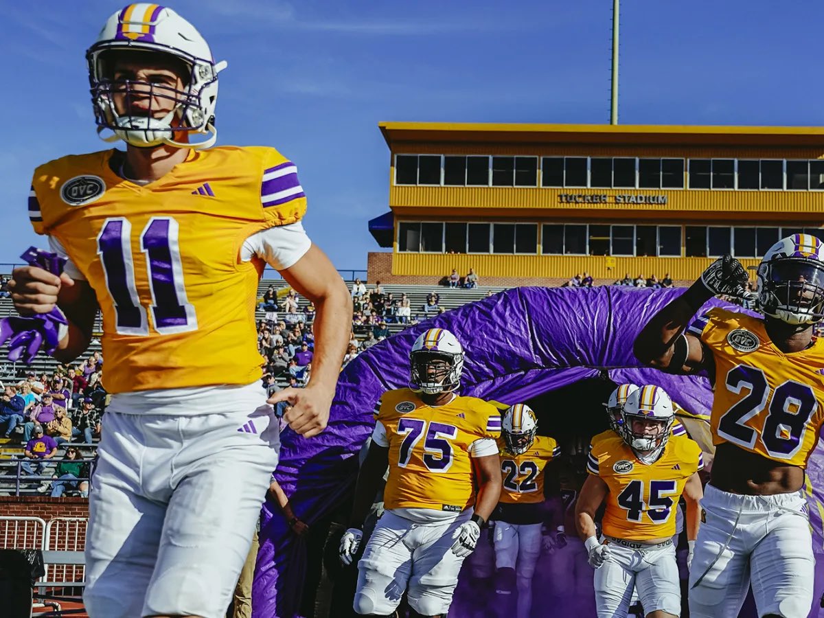 🚨Offers are rolling out for this 2026 class 🚨 

This going to be a elite group of young man who want to be apart of the HUNT‼️🦅#AIMHIGH #WINGSUP

Drop you tape below for us to eval ⬇️👀