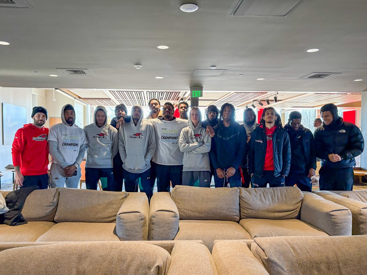 Congratulations to our men's basketball team on their United East championship! They also completed a 15 game winning streak! 🦁 The lions head down to Virginia for the NCAA DIII National Tournament to play Hampden-Sydney College on Friday, March 7.  #BACPride