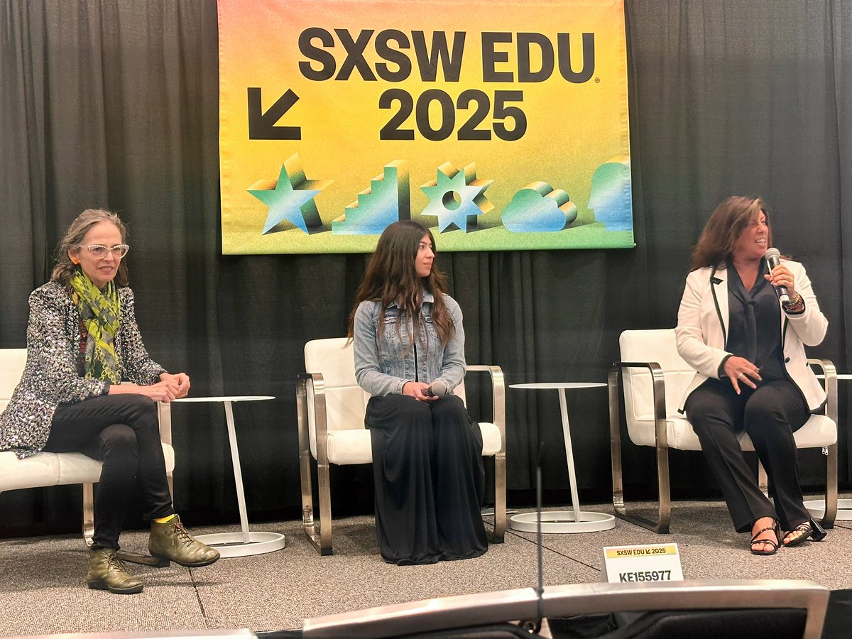 Lenore Skenazy giving an incredibly engaging, practical, and relevant presentation <a href="/SXSWEDU/">SXSW EDU</a> #SXSWEDU