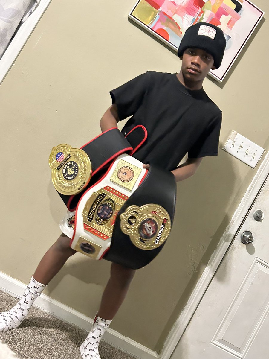 KitchenRomania's tweet photo. @Gervontaa  he is undefeated! And he studies your technique ! https://t.co/oeWnQxrCSE