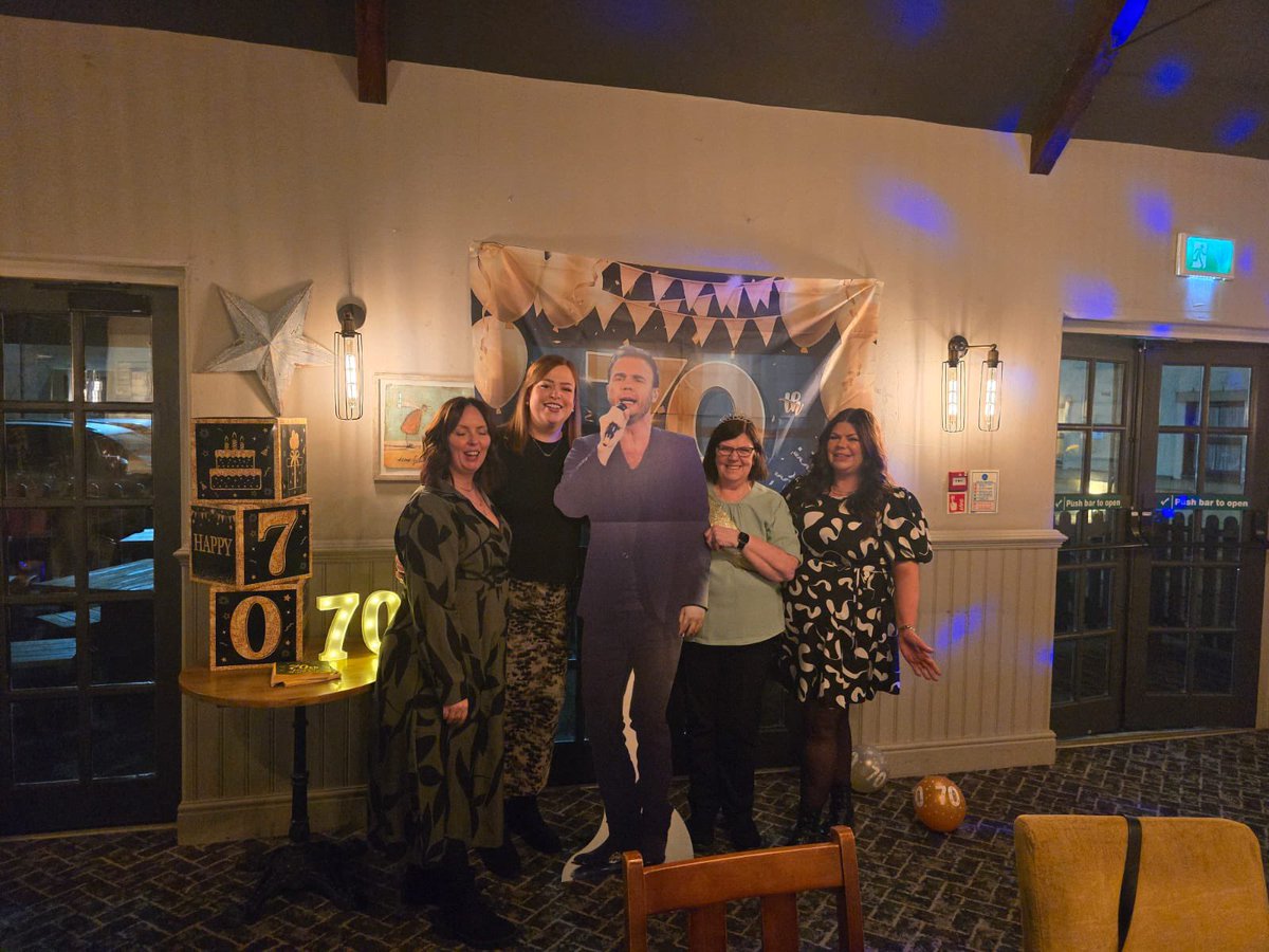 julie bateman tweet media