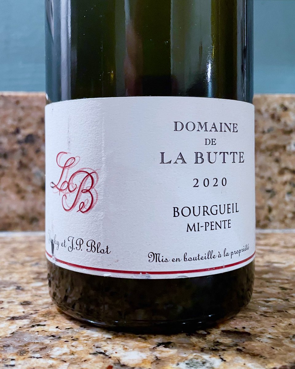 chriswinedoctor's tweet photo. Checking in on the 2020 Mi-Pente from Domaine de la Butte this evening. And it’s wonderful! #bourgueil #domainedelabutte #cabernetfranc #loire #wine https://t.co/EGS1fn4rjU