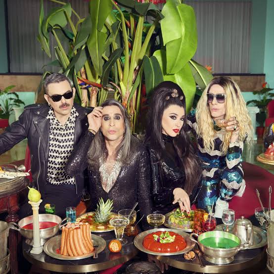 ¡Vota la tendencia de este lunes en España 🇪🇸!

¿Qué estás viendo?👀

❤️ La Revuelta con Marcelo 
🔄 El Hormiguero con Nancys Rubias 

#LaRevuelta #LaRevueltaTVE #LaRevueltaRTVE #NancysRubiasEH