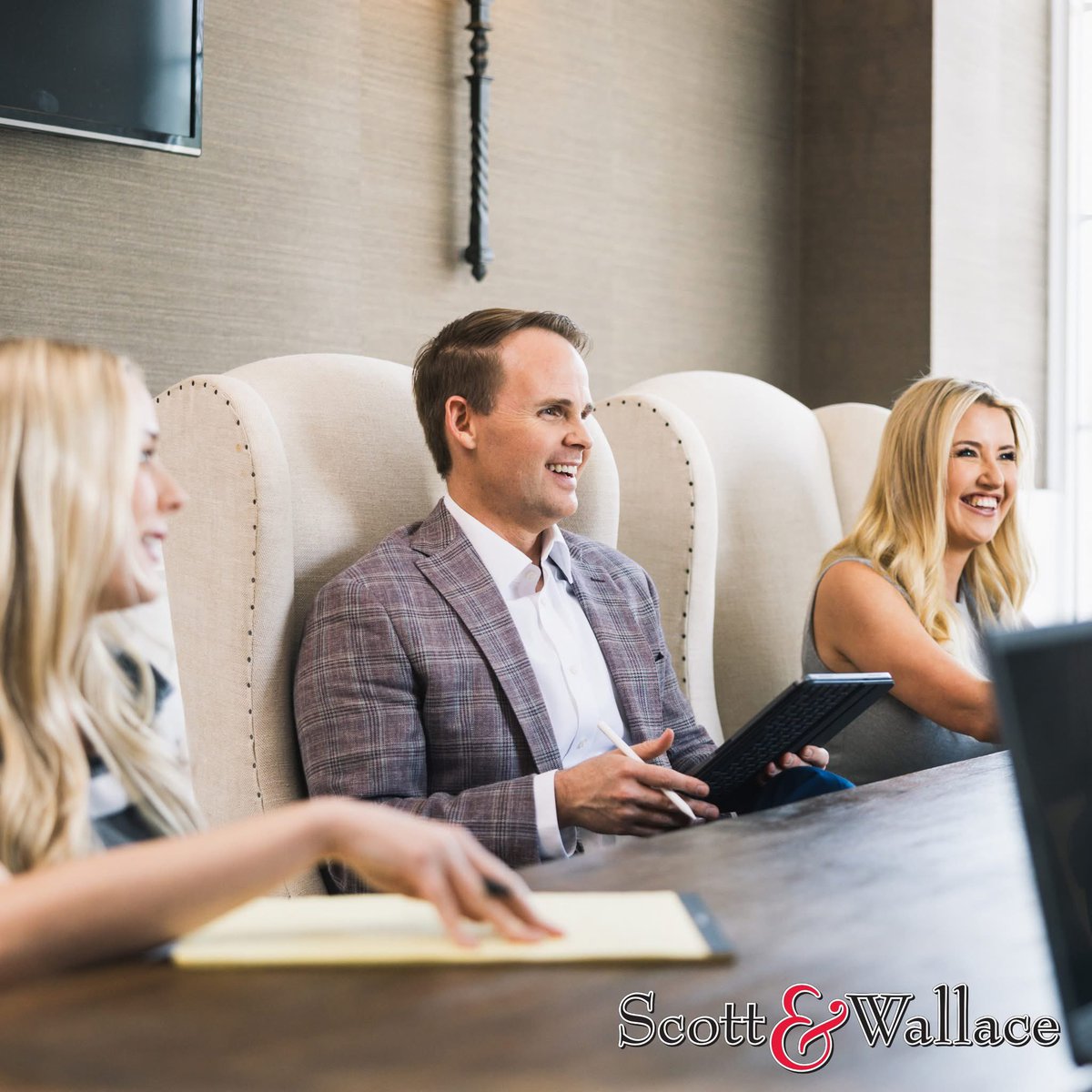 Kicking off another great week with the best team and the best community ⚖️

At Scott &amp; Wallace, we’re grateful for the opportunity to serve and support those around us. Ready to take on the week with purpose. 

Let’s make it a great one! #ScottAndWallace #CommunityStrong