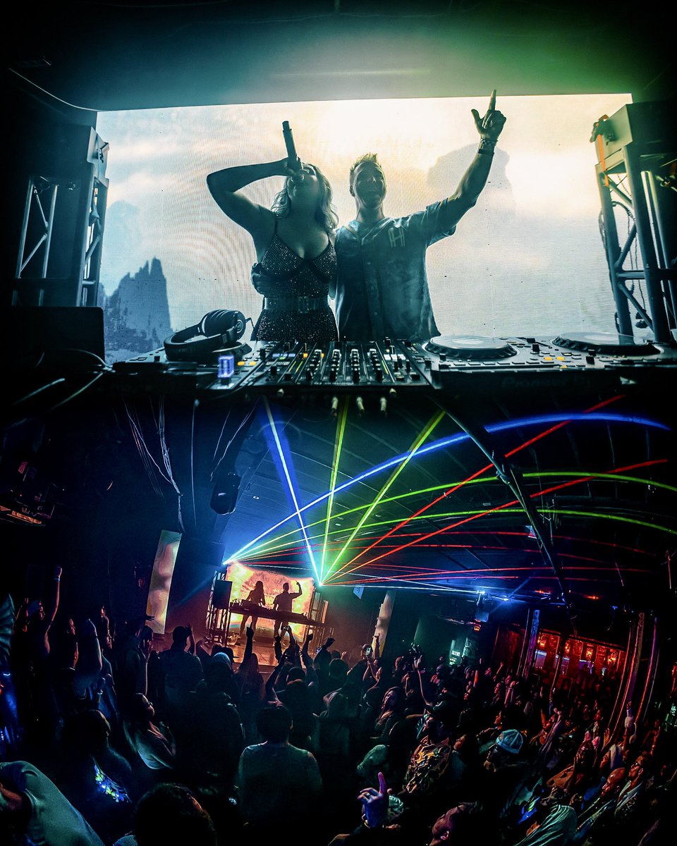 HALIENE's tweet image. 🥰What an insane weekend in two new cities I’ve never played before! 🙌🏼 It was my very first time in Atlanta and Madison, yet you came out in full force, sang every word with me, and stole my heart. 💗 THANK YOU so much for such a special weekend together 🫶🏼 I’ll never forget it!…