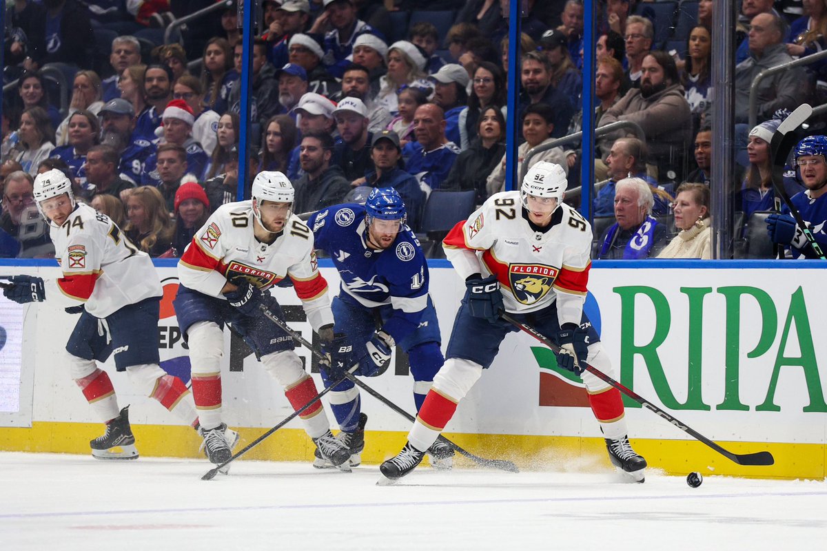 HardRockBet's tweet photo. Who wins the battle of Florida tonight? 

❤️ Tampa Bay Lightning  
🔁 Florida Panthers https://t.co/gtz6ieF62Z